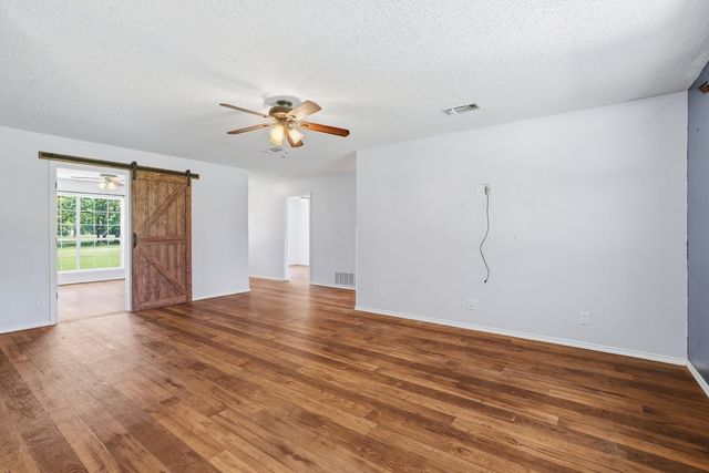 1974 County Road 33900, Powderly, TX 75473