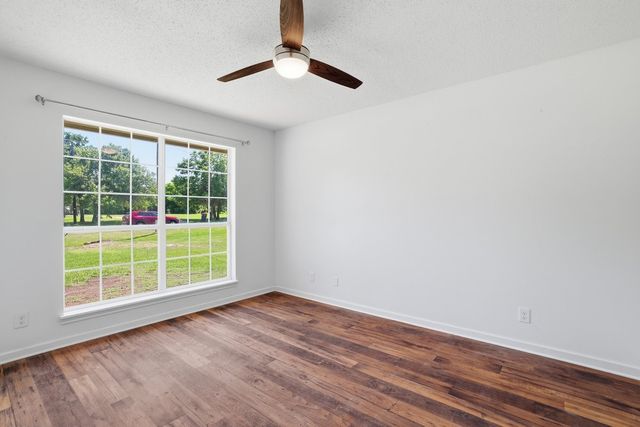1974 County Road 33900, Powderly, TX 75473
