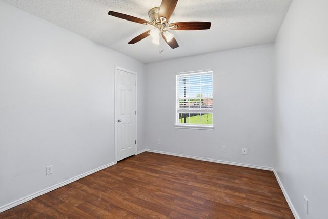 1974 County Road 33900, Powderly, TX 75473