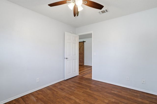 1974 County Road 33900, Powderly, TX 75473