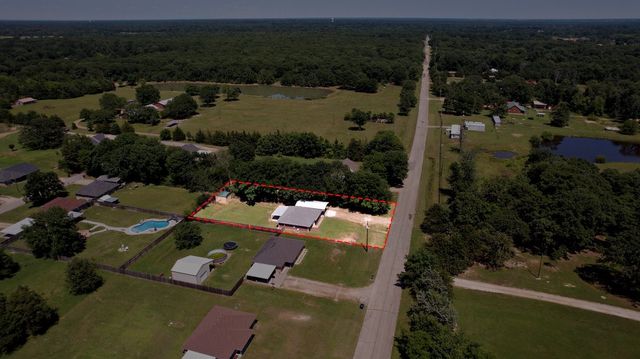 1974 County Road 33900, Powderly, TX 75473