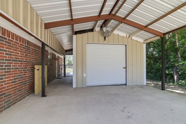 1974 County Road 33900, Powderly, TX 75473