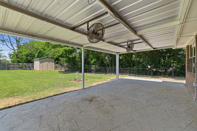 1974 County Road 33900, Powderly, TX 75473
