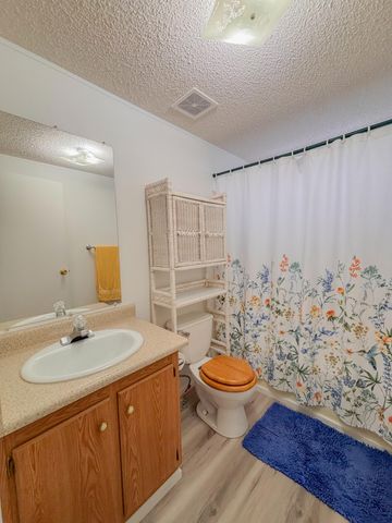 3700 Bellinger Lane SPC 22, Medford, OR 97501