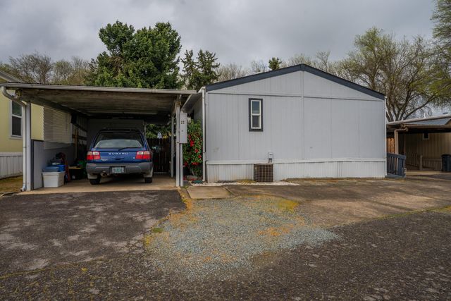 3700 Bellinger Lane SPC 22, Medford, OR 97501