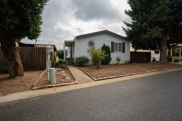 3700 Bellinger Lane SPC 22, Medford, OR 97501