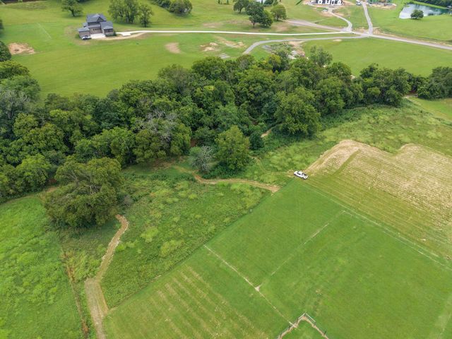 2630 New Hope Rd, Hendersonville, TN 37075