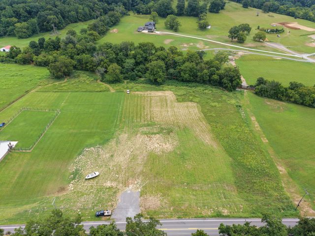 2630 New Hope Rd, Hendersonville, TN 37075