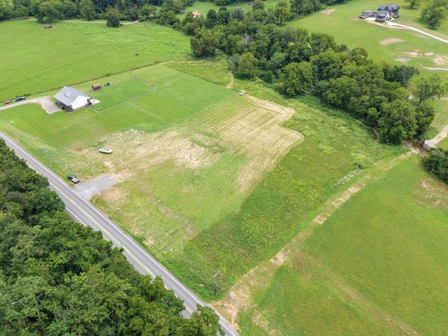 2630 New Hope Rd, Hendersonville, TN 37075