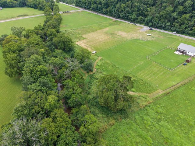 2630 New Hope Rd, Hendersonville, TN 37075