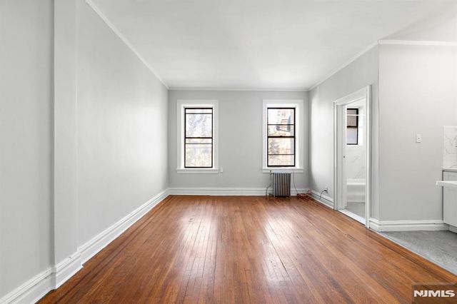 821 Bergen Avenue B12, Jersey City, NJ 07306