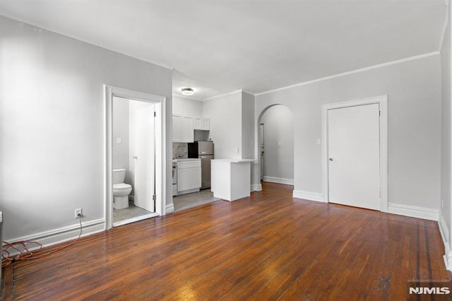 821 Bergen Avenue B12, Jersey City, NJ 07306