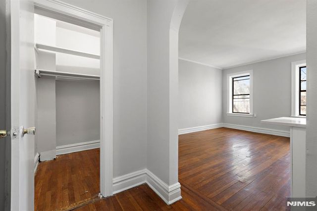 821 Bergen Avenue B12, Jersey City, NJ 07306