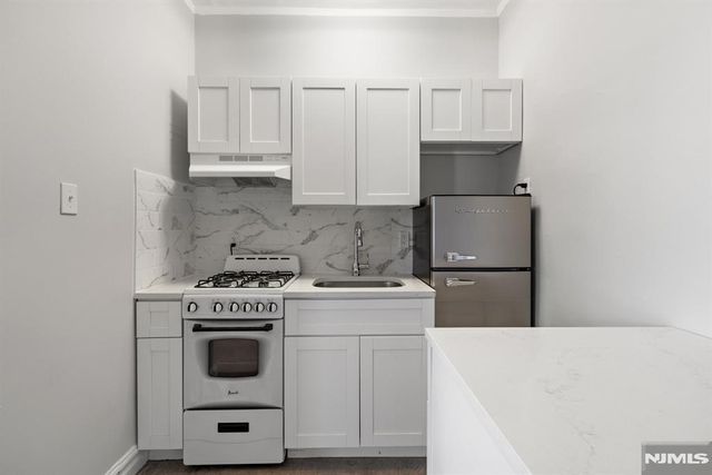 821 Bergen Avenue B12, Jersey City, NJ 07306