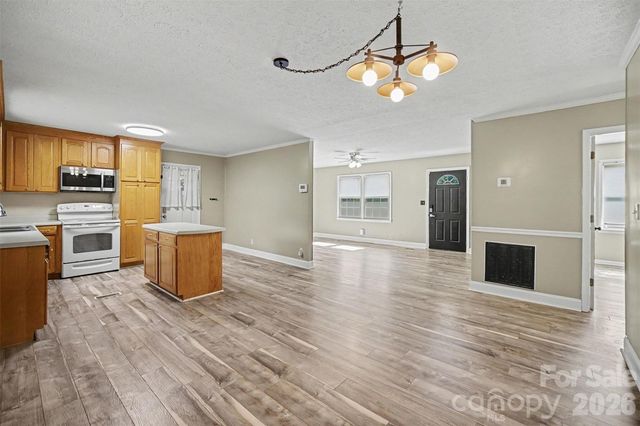202 W Debby Drive, Shelby, NC 28152