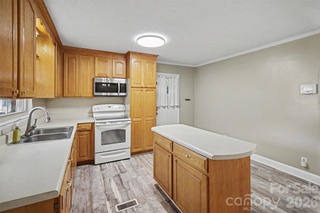 202 W Debby Drive, Shelby, NC 28152
