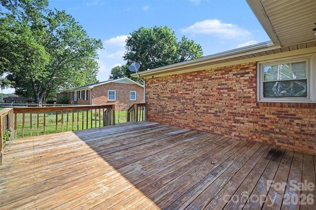 202 W Debby Drive, Shelby, NC 28152