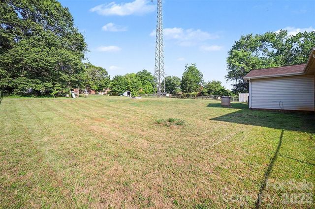 202 W Debby Drive, Shelby, NC 28152
