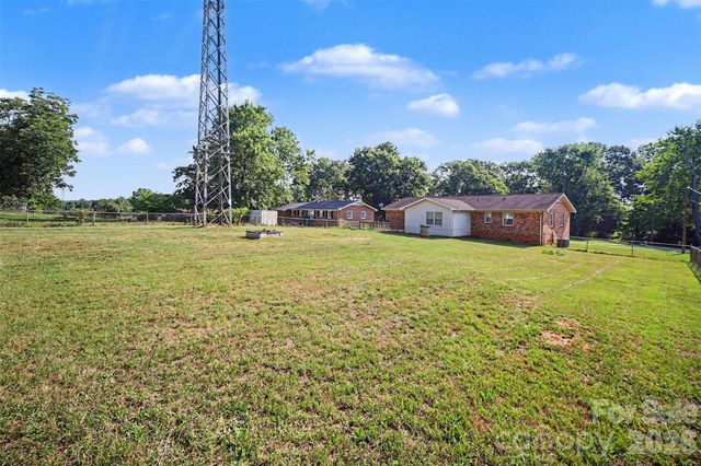 202 W Debby Drive, Shelby, NC 28152