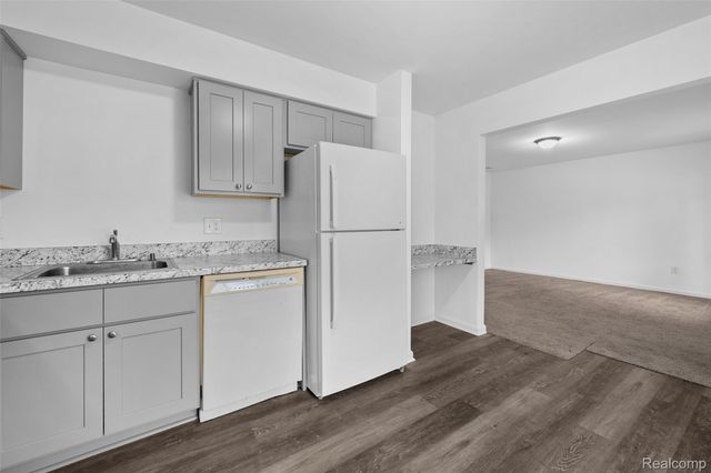 17915 Phyllis Street, Roseville, MI 48066