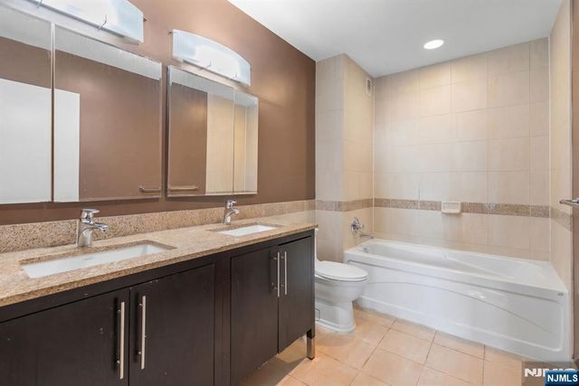 20 Newport Parkway 1812, Jersey City, NJ 07310