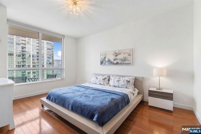 20 Newport Parkway 1812, Jersey City, NJ 07310