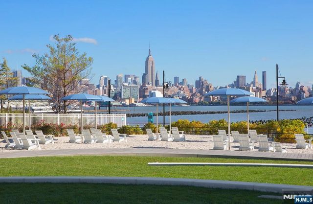 20 Newport Parkway 1812, Jersey City, NJ 07310
