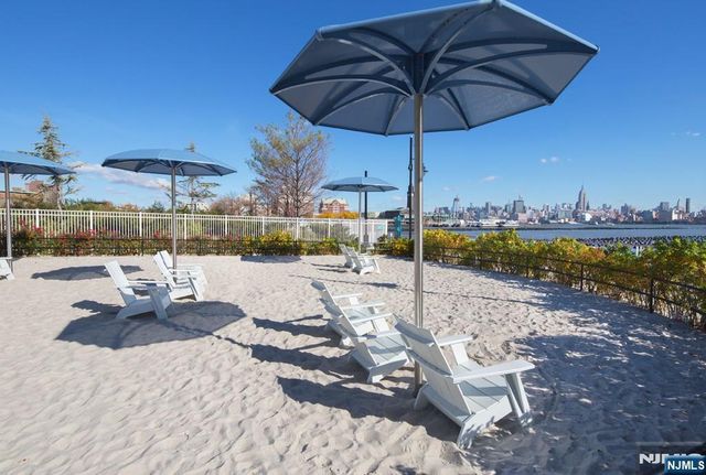 20 Newport Parkway 1812, Jersey City, NJ 07310
