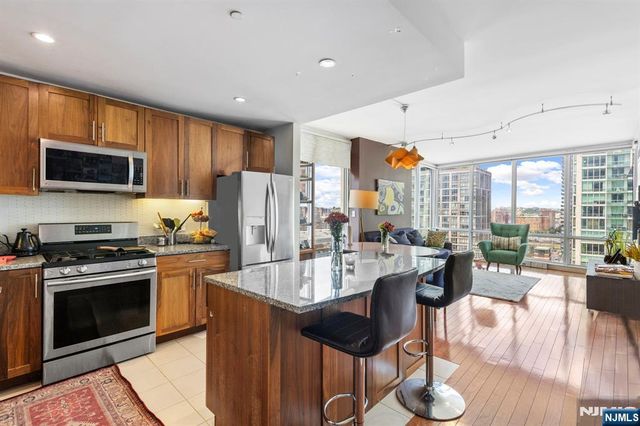 20 Newport Parkway 1812, Jersey City, NJ 07310