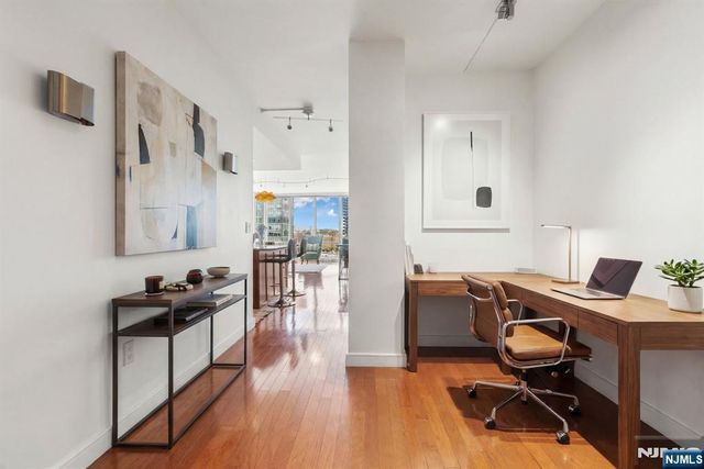 20 Newport Parkway 1812, Jersey City, NJ 07310