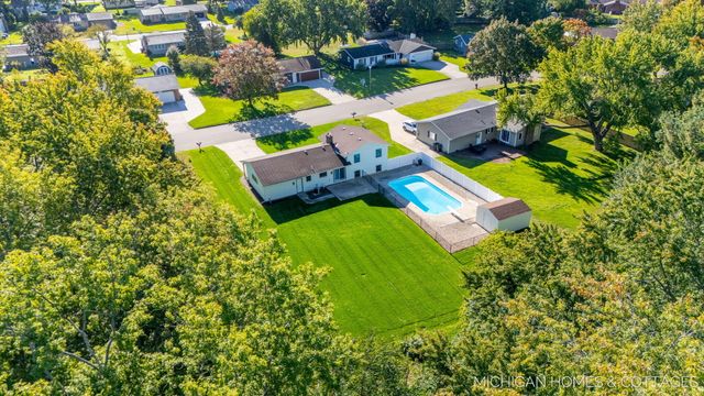 10975 Campanel Drive, Holland Twp, MI 49464