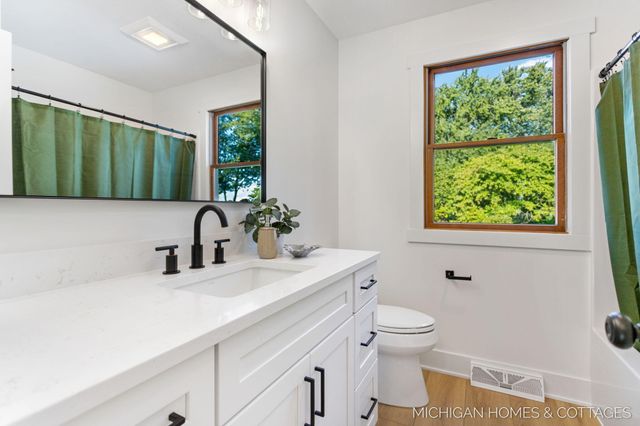 10975 Campanel Drive, Holland Twp, MI 49464