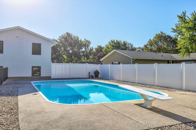 10975 Campanel Drive, Holland Twp, MI 49464