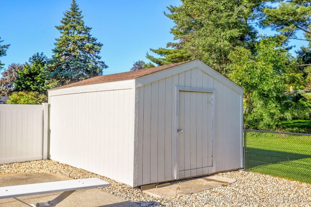 10975 Campanel Drive, Holland Twp, MI 49464