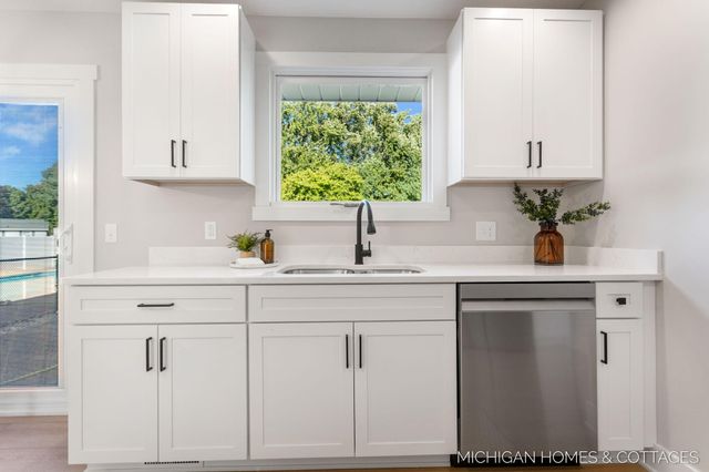 10975 Campanel Drive, Holland Twp, MI 49464