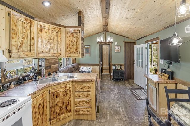 16 Standing Rock Ridge, Maggie Valley, NC 28751