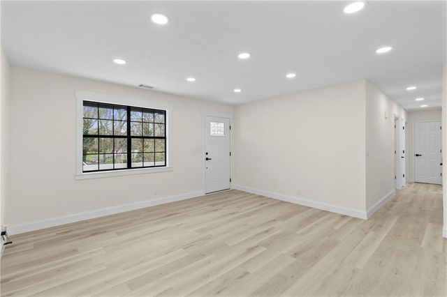 235 Poplar St, Buford, GA 30518