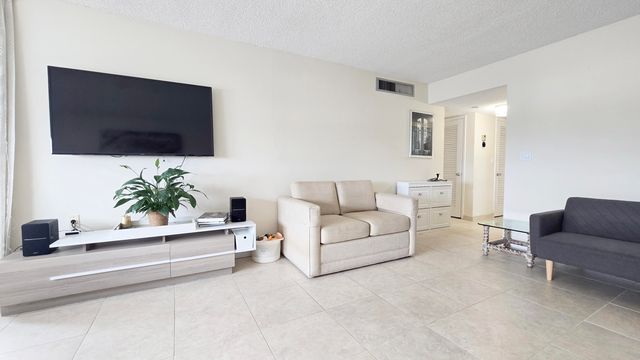 1400 S Ocean Drive 505, Hollywood, FL 33019