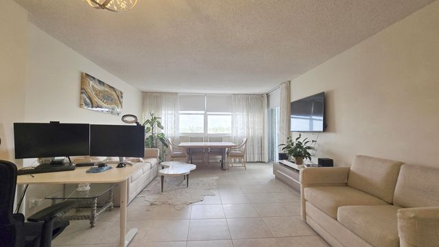 1400 S Ocean Drive 505, Hollywood, FL 33019
