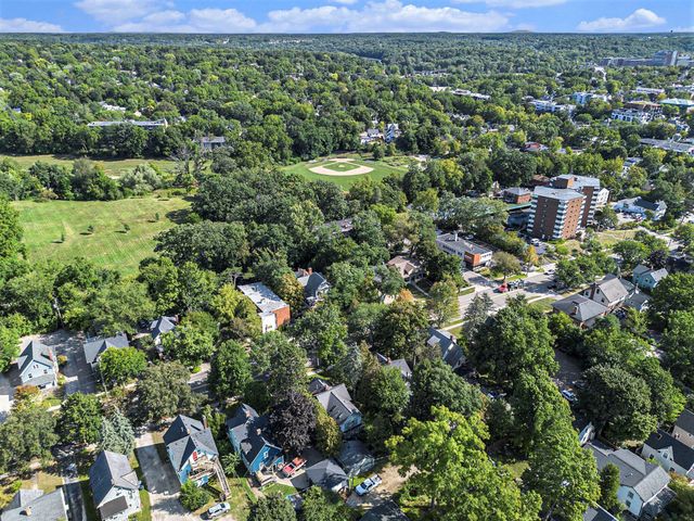 220 S Seventh Street, Ann Arbor, MI 48103