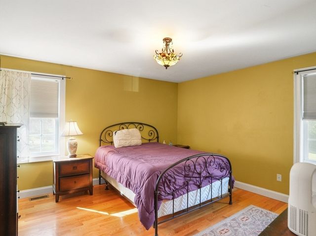 26 S Wheaton Avenue, Seekonk, MA 02771