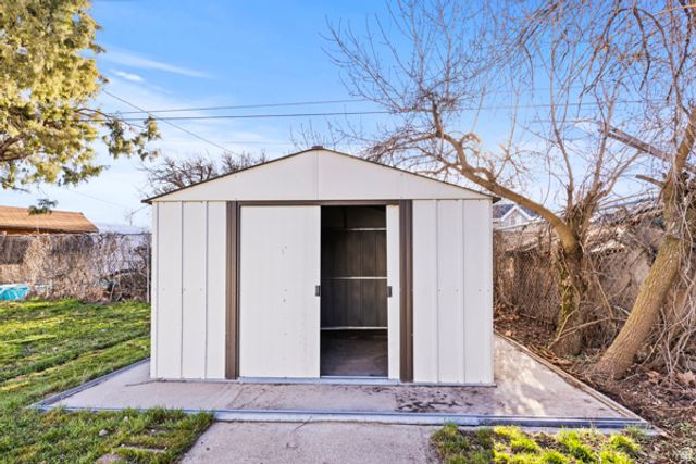 1870 N CELIA WAY, Layton, UT 84041