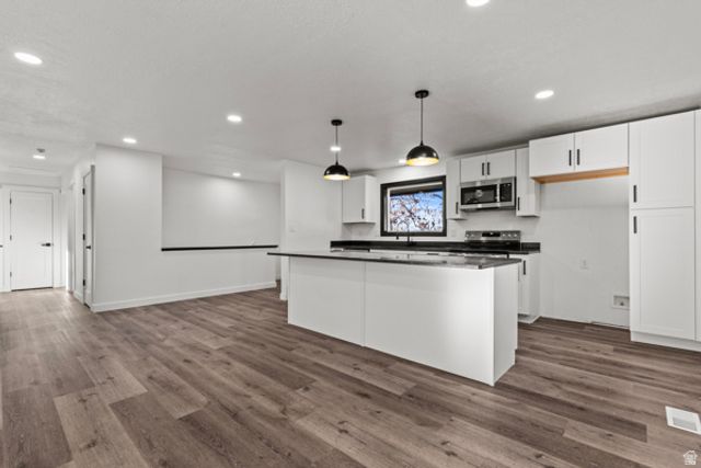 1870 N CELIA WAY, Layton, UT 84041