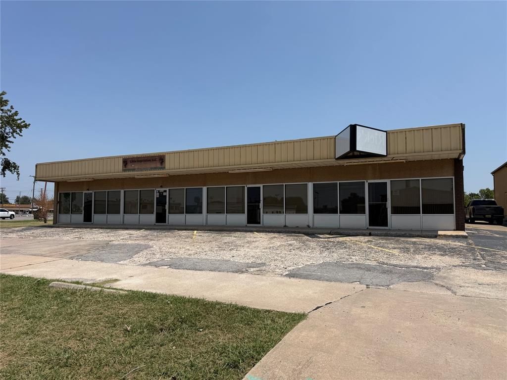 Image 1 of property listing at 3026 Epperly Drive, Oklahoma City, OK 73115