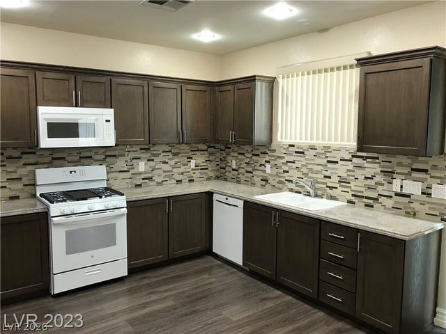 9746 Kampsville Avenue, Las Vegas, NV 89148