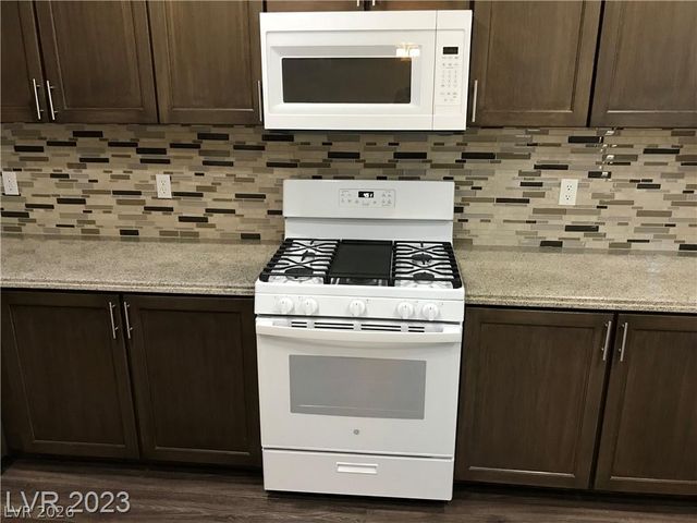 9746 Kampsville Avenue, Las Vegas, NV 89148