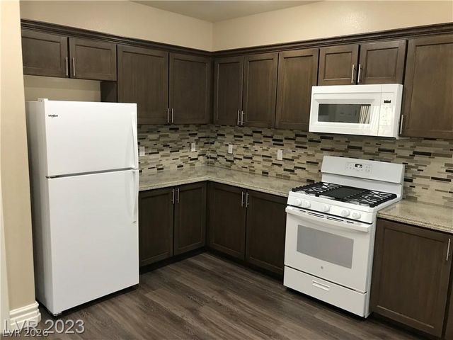 9746 Kampsville Avenue, Las Vegas, NV 89148