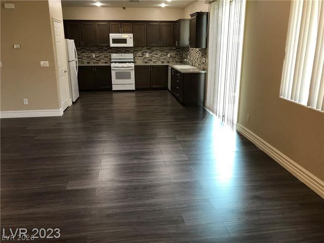 9746 Kampsville Avenue, Las Vegas, NV 89148