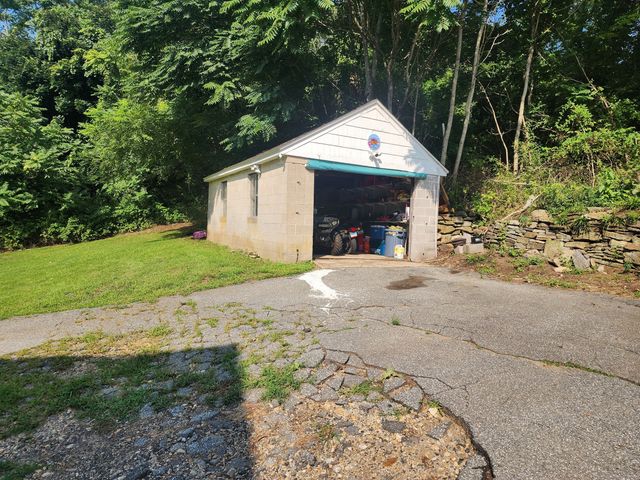5 Avery St Extension, Norwich, CT 06360