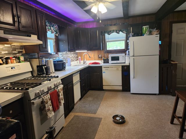 5 Avery St Extension, Norwich, CT 06360